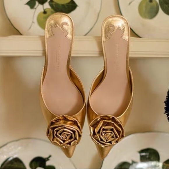 ANTONIO MELANI Shoes - NWT Antonio Melani x Jennifer Sumko Jensy Metallic Coated Flower Dress Mules